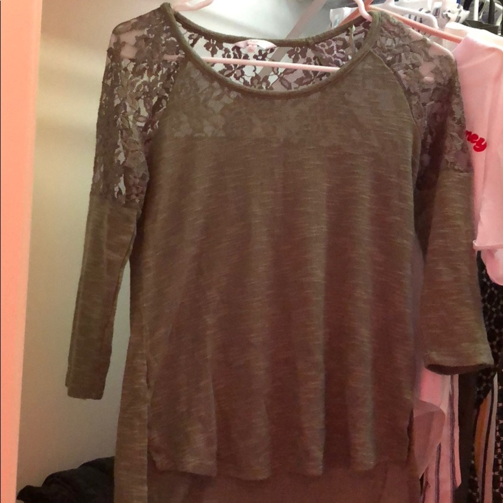 Three quarter sleeve shirt